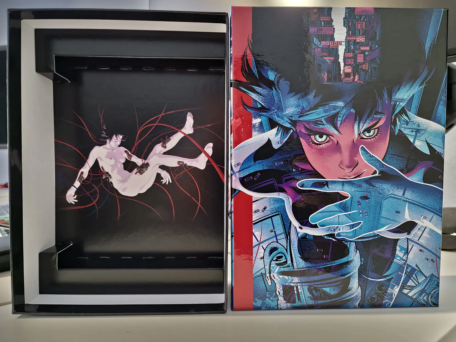 Ghost in the Shell 4K Collector's Edition Frontcover und Halterung für die Discs